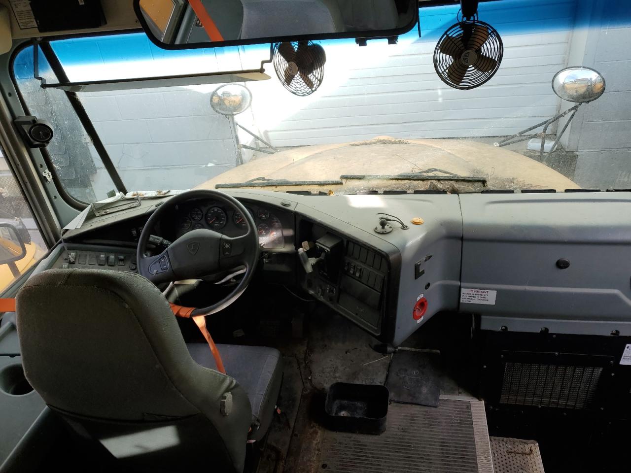 2013 Ic Corporation Ce Series School VIN 4DRBUSKN8DB301140 COPART salvage auction — Minor Dent/Scratches, IA - CERTIFICATE OF TITLE, sold $1,200 on 2026-07-08 (photo 5)