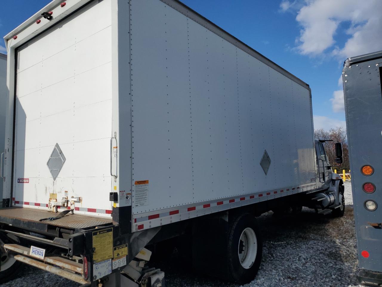 2018 International 4000 series VIN 1HTMMMMN7JH098419 COPART salvage auction — Hail, MO - CERTIFICATE OF TITLE (P), sold $10,900 on 2025-12-01 (photo 3)