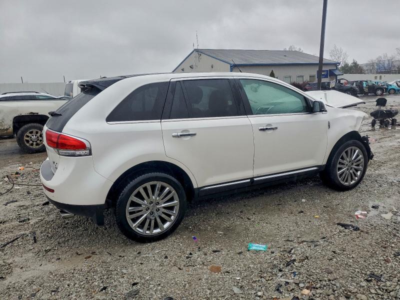 2014 Lincoln Mkx VIN 2LMDJ8JK0EBL13911 COPART salvage auction — FRONT END, Fl - Cert Of Title Slvg Rebuildable, sold $425 on 2026-07-09 (photo 3)