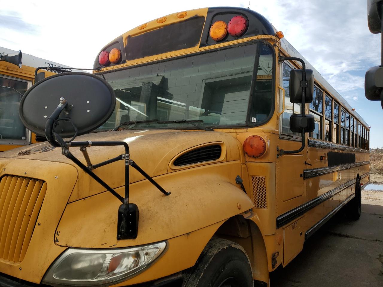 2013 Ic Corporation Ce Series School VIN 4DRBUSKN8DB301140 COPART salvage auction — Minor Dent/Scratches, IA - CERTIFICATE OF TITLE, sold $1,200 on 2026-07-08 (photo 2)