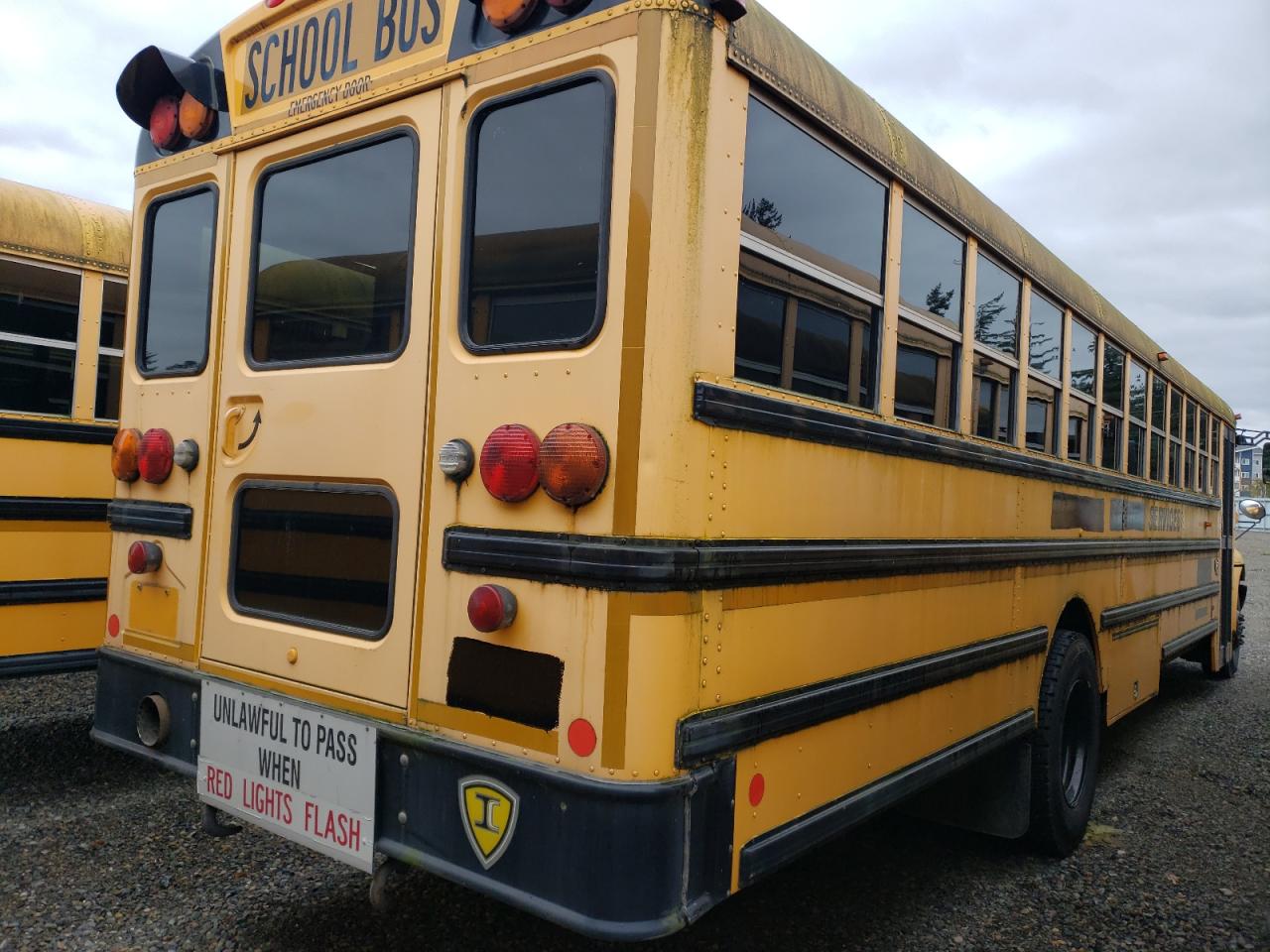 2009 Ic Corporation Ce Series School VIN 4DRBUSKN69B102093 COPART salvage auction — Minor Dent/Scratches, WA - VEHICLE CERT OF OWNERSHIP-TITL, sold $1,000 on 2026-07-08 (photo 4)