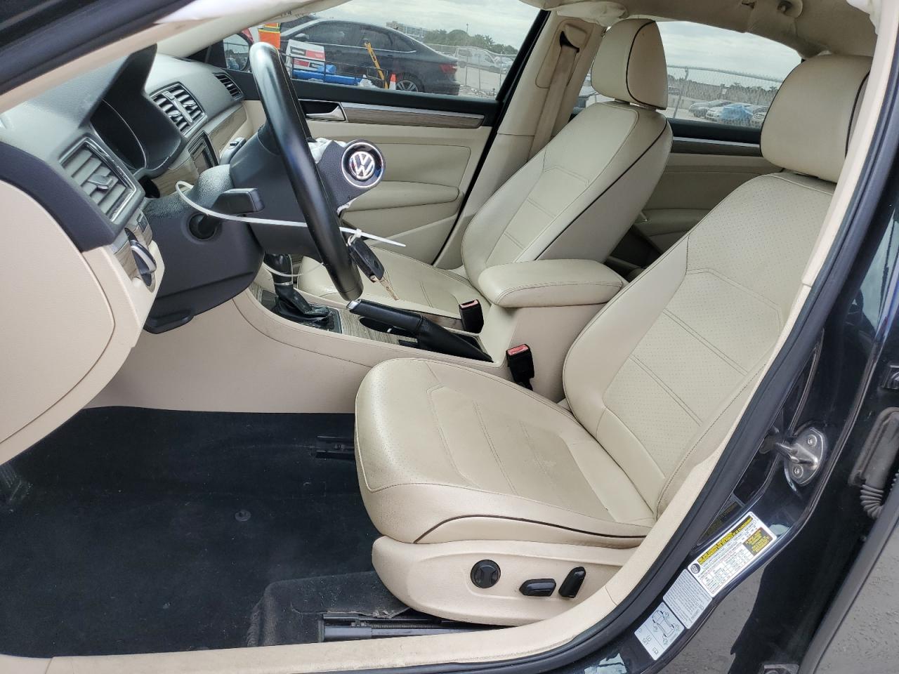 2017 Volkswagen Passat VIN 1VWGT7A32HC057881 COPART salvage auction — Front End, FL - CERT OF TITLE SLVG REBUILDABLE, sold $350 on 2026-06-29 (photo 7)