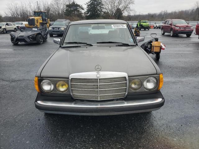 1983 Mercedes-benz VIN WDBAB33A9DB023449 COPART salvage auction — MECHANICAL, Pa - Certificate Of Salvage, sold $350 on 2026-07-28 (photo 5)