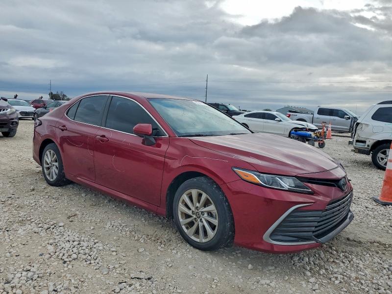 2022 Toyota Camry VIN 4T1C11AK4NU678066 COPART salvage auction — SIDE, Tx - Salvage Vehicle Title, sold $4,700 on 2026-07-02 (photo 4)