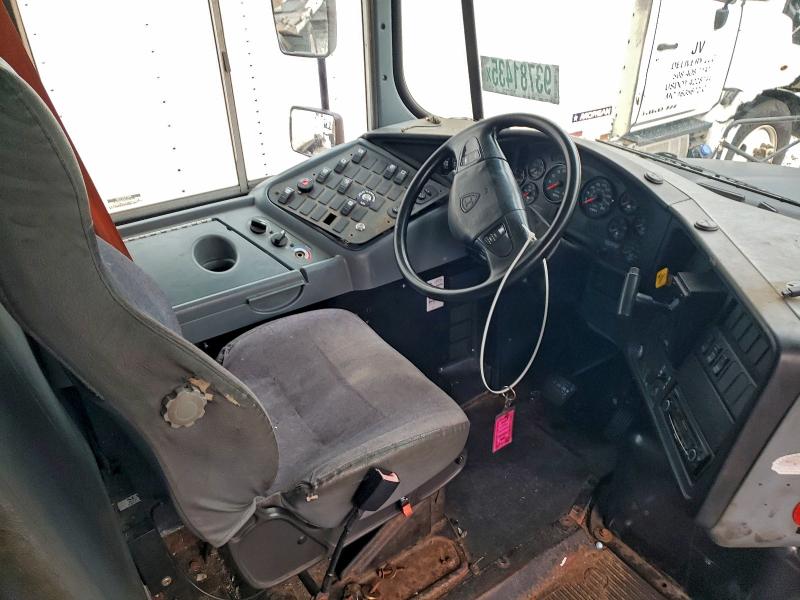 2014 Ic corporation 3000 VIN 4DRBUAAN5EB778797 COPART salvage auction — MINOR DENT/SCRATCHES, CT - CERTIFICATE OF TITLE, sold $2,500 on 2026-07-08 (photo 5)