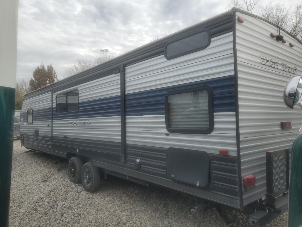 2022 Forest river cherokee VIN 4X4TCKE21NK080568 COPART salvage auction — Side, MO - SALVAGE CERTIFICATE OF TITLE, sold $5,700 on 2026-05-21 (photo 3)