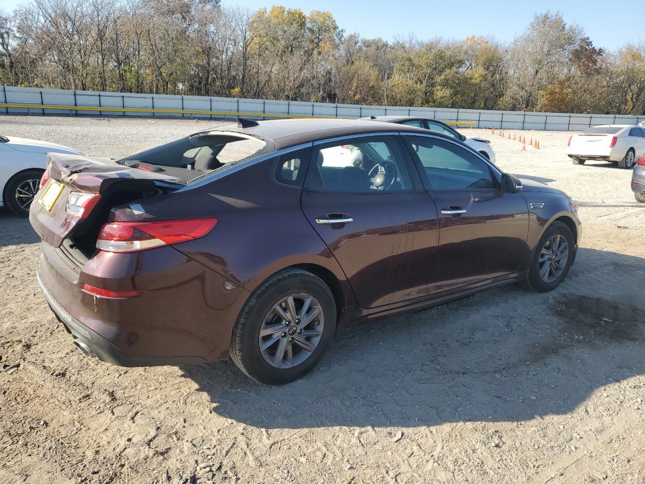 2020 Kia Optima VIN 5XXGT4L34LG440521 COPART salvage auction — Side, OK - CERT OF TITLE-SALVAGE, sold $1,650 on 2026-06-25 (photo 3)