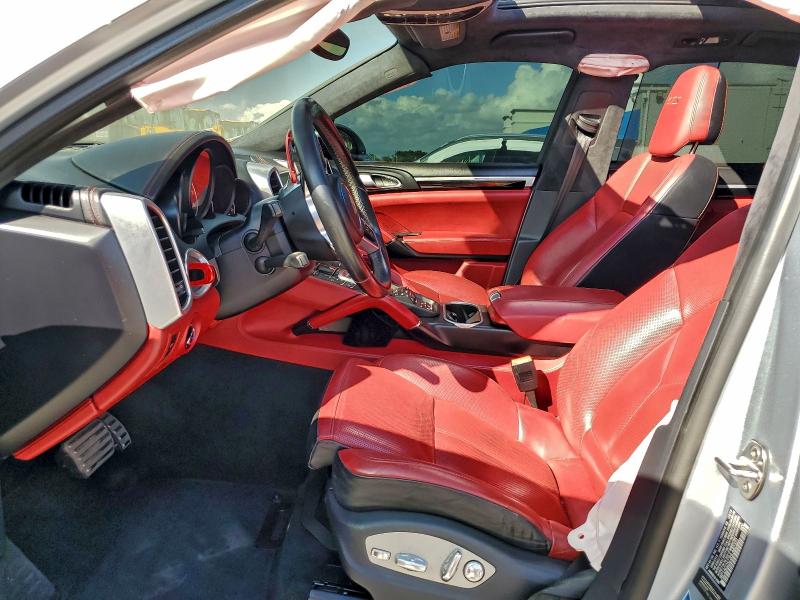 2017 Porsche Cayenne VIN WP1AD2A23HLA82321 COPART salvage auction — SIDE, Salvage Title, sold $25 on 2026-08-07 (photo 7)