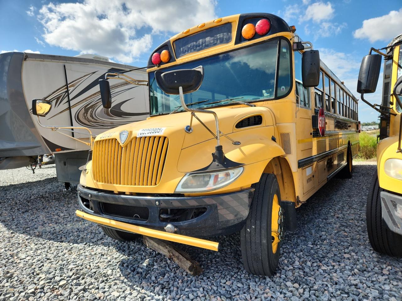 2013 Ic Corporation Ce Series School VIN 4DRBUSKN9DB199184 COPART salvage auction — Minor Dent/Scratches, FL - CERTIFICATE OF TITLE, sold $1,000 on 2026-07-08 (photo 2)