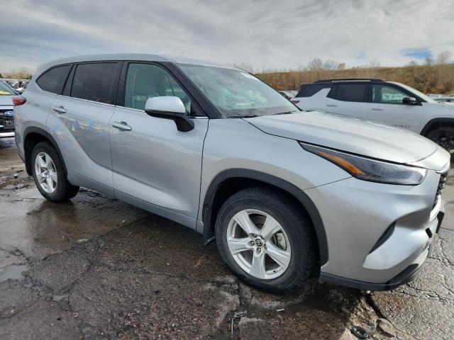 2022 Toyota Highlander VIN 5TDCZRBH1NS202957 COPART salvage auction — HAIL, Wy - Dis/Dlr/Exp Only Salvage Title, sold $5,000 on 2026-06-29 (photo 4)