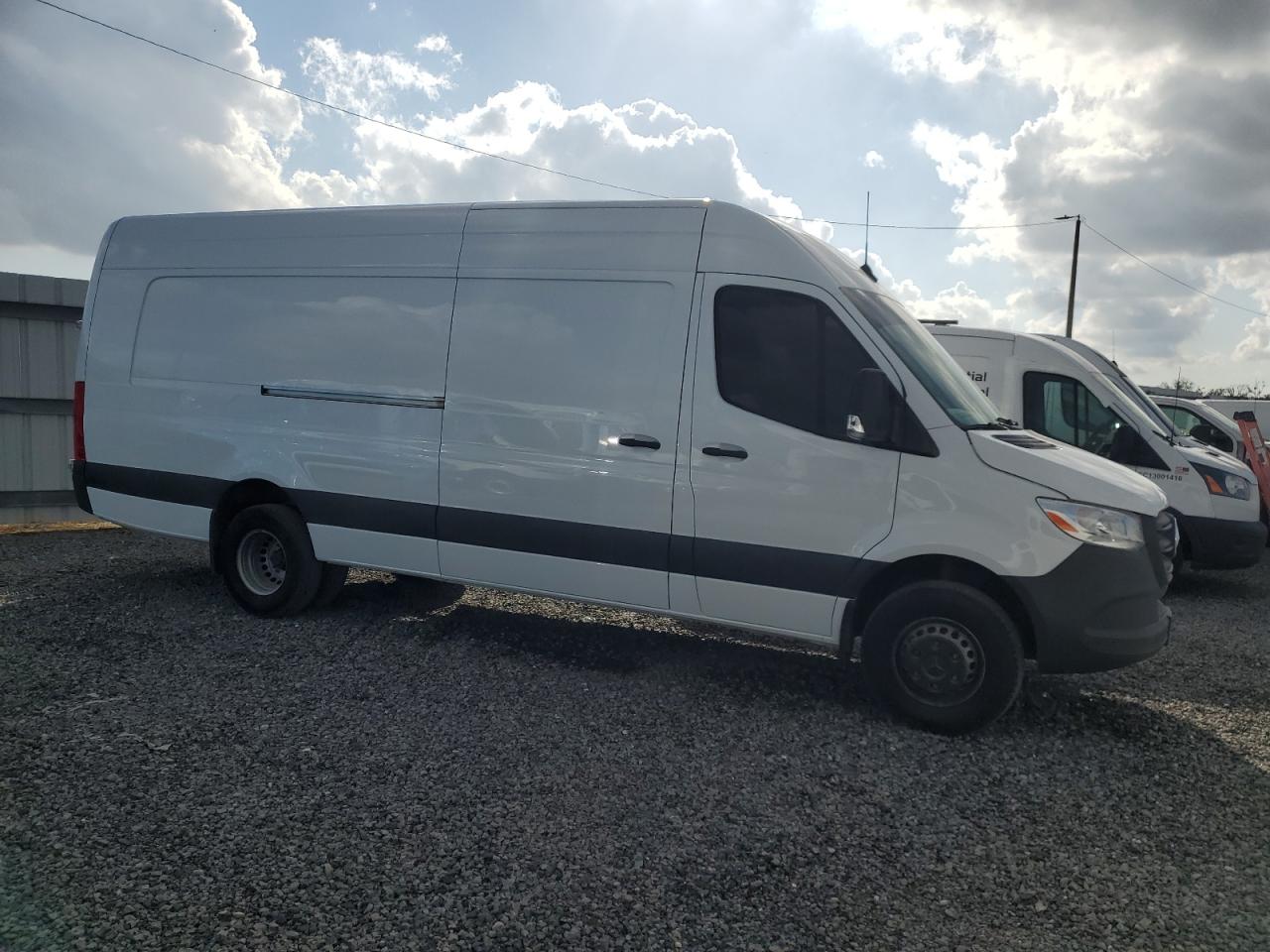 2024 Mercedes-Benz Sprinter VIN W1Y8ND3Y2RT169974 COPART salvage auction — Normal Wear, FL - CERTIFICATE OF DESTRUCTION, sold $32,500 on 2025-07-30 (photo 4)