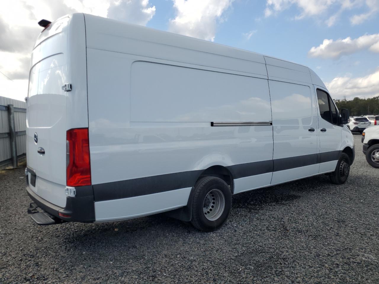 2024 Mercedes-Benz Sprinter VIN W1Y8ND3Y2RT169974 COPART salvage auction — Normal Wear, FL - CERTIFICATE OF DESTRUCTION, sold $32,500 on 2025-07-30 (photo 3)