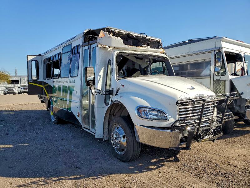 2021 Freightliner Unknown VIN 4UZADRFD0MCMM3353 COPART salvage auction — ROLLOVER, AZ - CERT OF TITLE - SALVAGE, sold $35 on 2026-07-30 (photo 4)