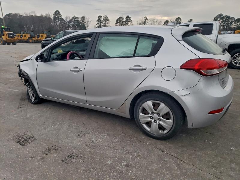 2016 Kia Forte VIN KNAFK5A88G5527204 COPART salvage auction — FRONT END, Salvage Title, sold $525 on 2026-08-02 (photo 2)