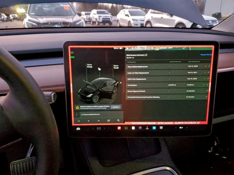 2025 Tesla Model y VIN 7SAYGDEE8SF299108 COPART salvage auction — SIDE, Salvage Title, sold $13,800 on 2026-07-20 (photo 9)