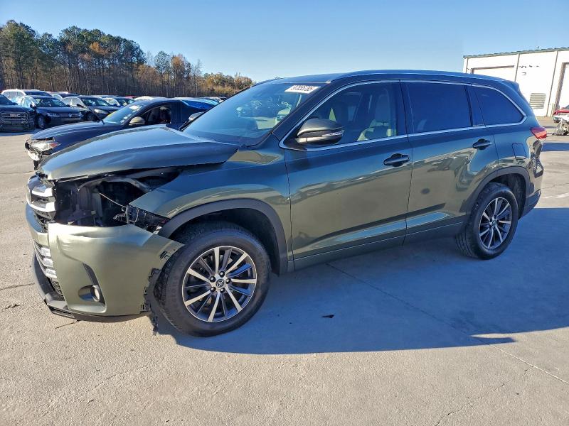 2017 Toyota Highlander VIN 5TDKZRFHXHS199390 COPART salvage auction — FRONT END, Sc - Cert Of Title-Salvage, sold $6,400 on 2026-07-11 (photo 1)
