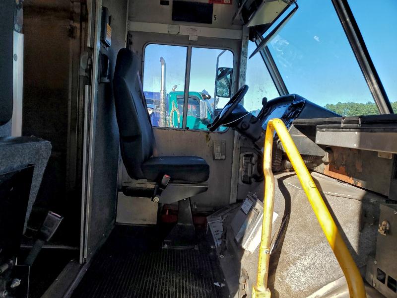 2009 Ford E-450 VIN 1FCLE49L79DA24854 COPART salvage auction — NORMAL WEAR, Al - Certificate Of Title, sold $6,000 on 2026-07-07 (photo 7)
