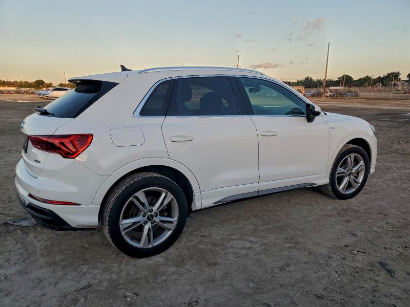 2023 Audi Q3 VIN WA1DECF38P1023045 COPART salvage auction — SIDE, Salvage Title, sold $2,500 on 2026-07-30 (photo 3)