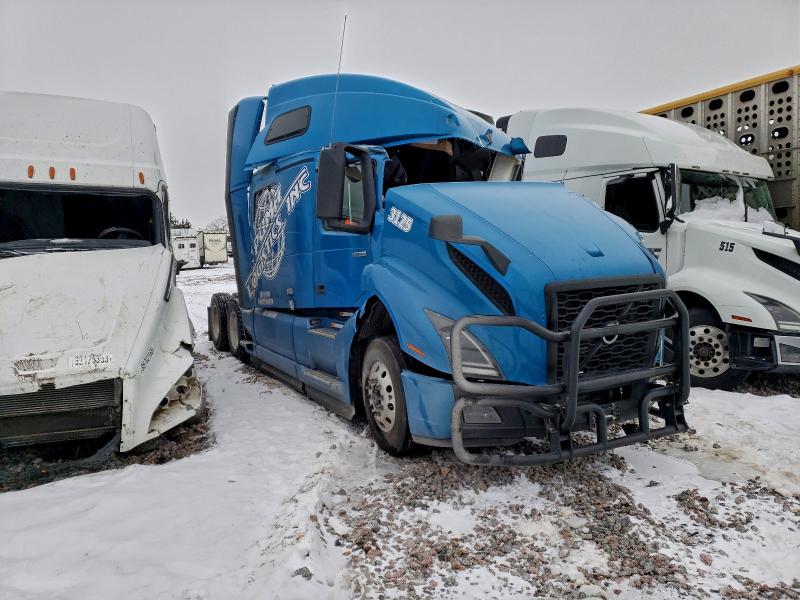 2024 Volvo Vnl VIN 4V4NC9EH4RN652639 COPART salvage auction — FRONT END, Mn - Cert Of Title-Salvage, sold $9,100 on 2026-07-30 (photo 1)