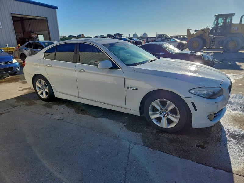 2011 BMW 5er VIN WBAFR1C5XBC743521 COPART salvage auction — VANDALISM, LA - CERT OF TITLE-SALVAGE, sold $1,300 on 2026-07-29 (photo 4)