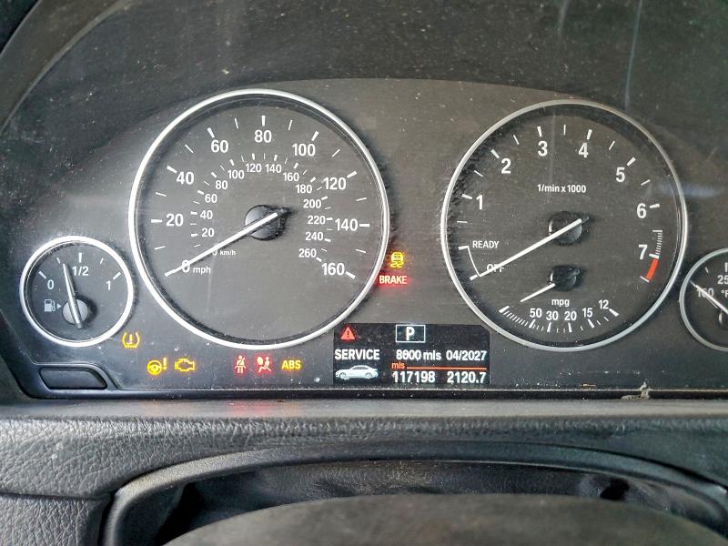 2013 BMW 3er VIN WBA3B1C57DF462706 COPART salvage auction — ROLLOVER, Nv - Salvage Title, sold $575 on 2026-07-16 (photo 9)