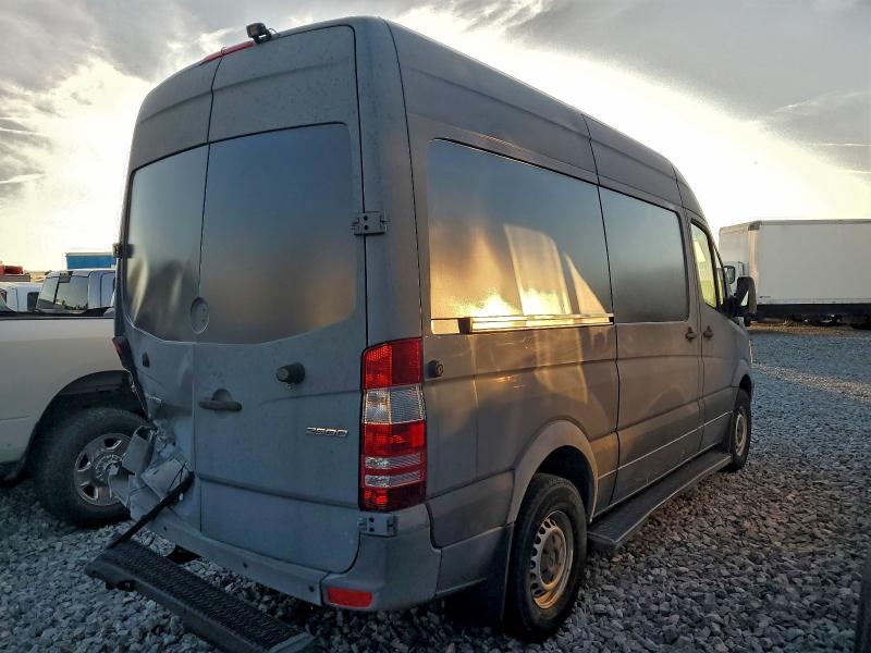 2018 Mercedes-benz Sprinter VIN WD3PE7CD9JP625815 COPART salvage auction — REAR END, Fl - Certificate Of Title, sold $8,900 on 2026-07-22 (photo 3)