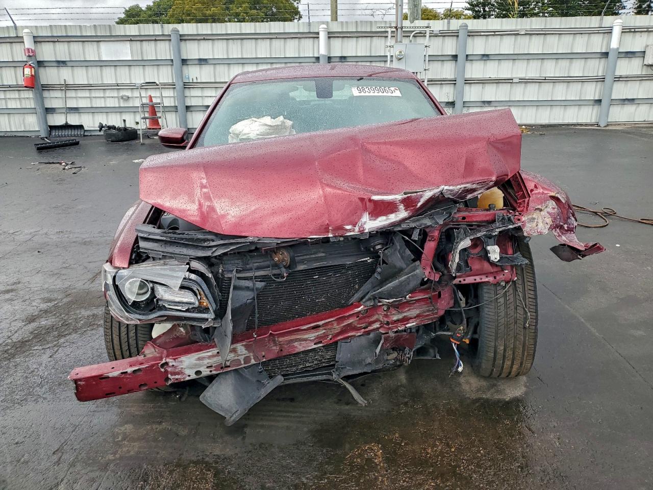 2019 Chrysler 300 VIN 2C3CCABG5KH654015 COPART salvage auction — Front End, FL - CERTIFICATE OF DESTRUCTION, sold $2,400 on 2026-06-29 (photo 5)