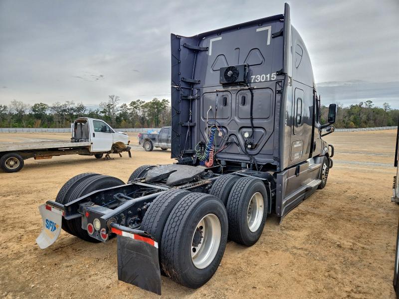 2020 Freightliner Cascadia 126 VIN 3AKJHHDRXLSLS0687 COPART salvage auction — Burn Interior, FL - CERT OF TITLE SLVG REBUILDABLE, sold $5,700 on 2026-09-04 (photo 4)