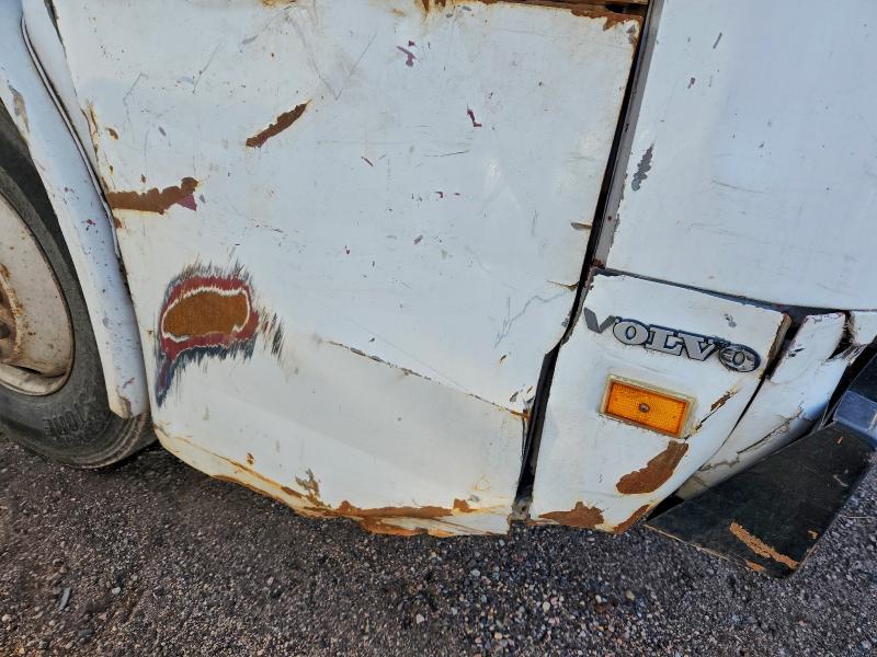 1999 Volvo Xpeditor w VIN 4VMHCLHE7XN794847 COPART salvage auction — FRONT END, Fl - Certificate Of Destruction (P), sold $975 on 2026-07-29 (photo 9)