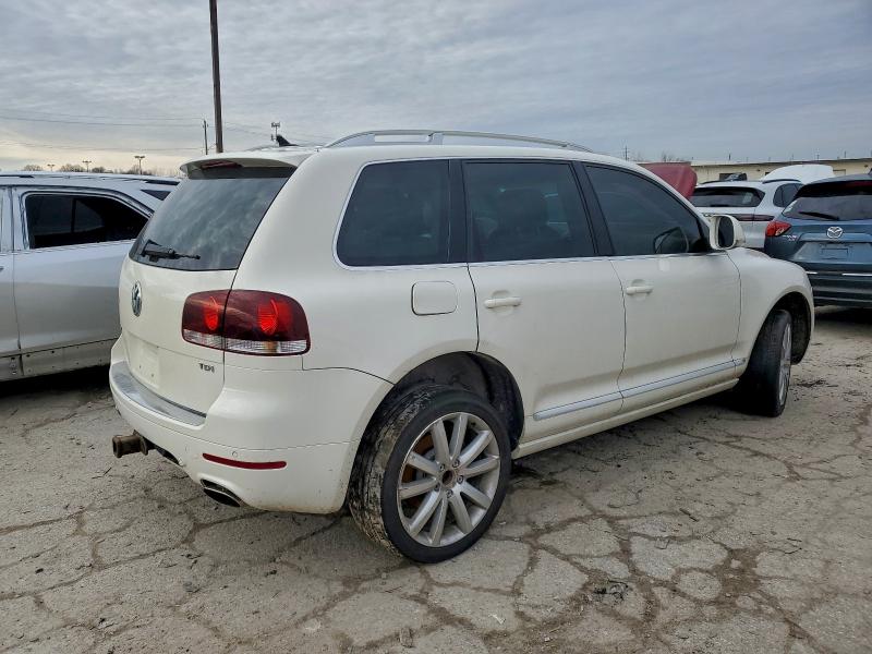 2010 Volkswagen Touareg VIN WVGFK7A93AD002177 COPART salvage auction — SIDE, In - Cert Of Title-Salvage Title, sold $250 on 2026-07-21 (photo 3)