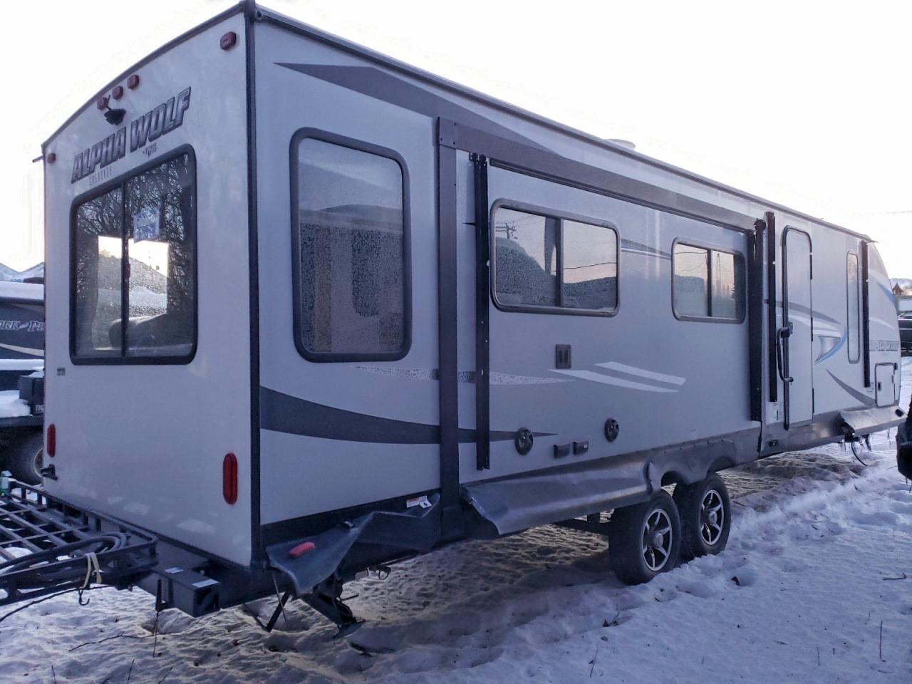 2019 Forest Riv Forest Riv VIN 5ZT2CKRB9K2302148 COPART salvage auction — Side, AK - PARTS ONLY BILL OF SALE, sold $6,400 on 2026-06-30 (photo 4)