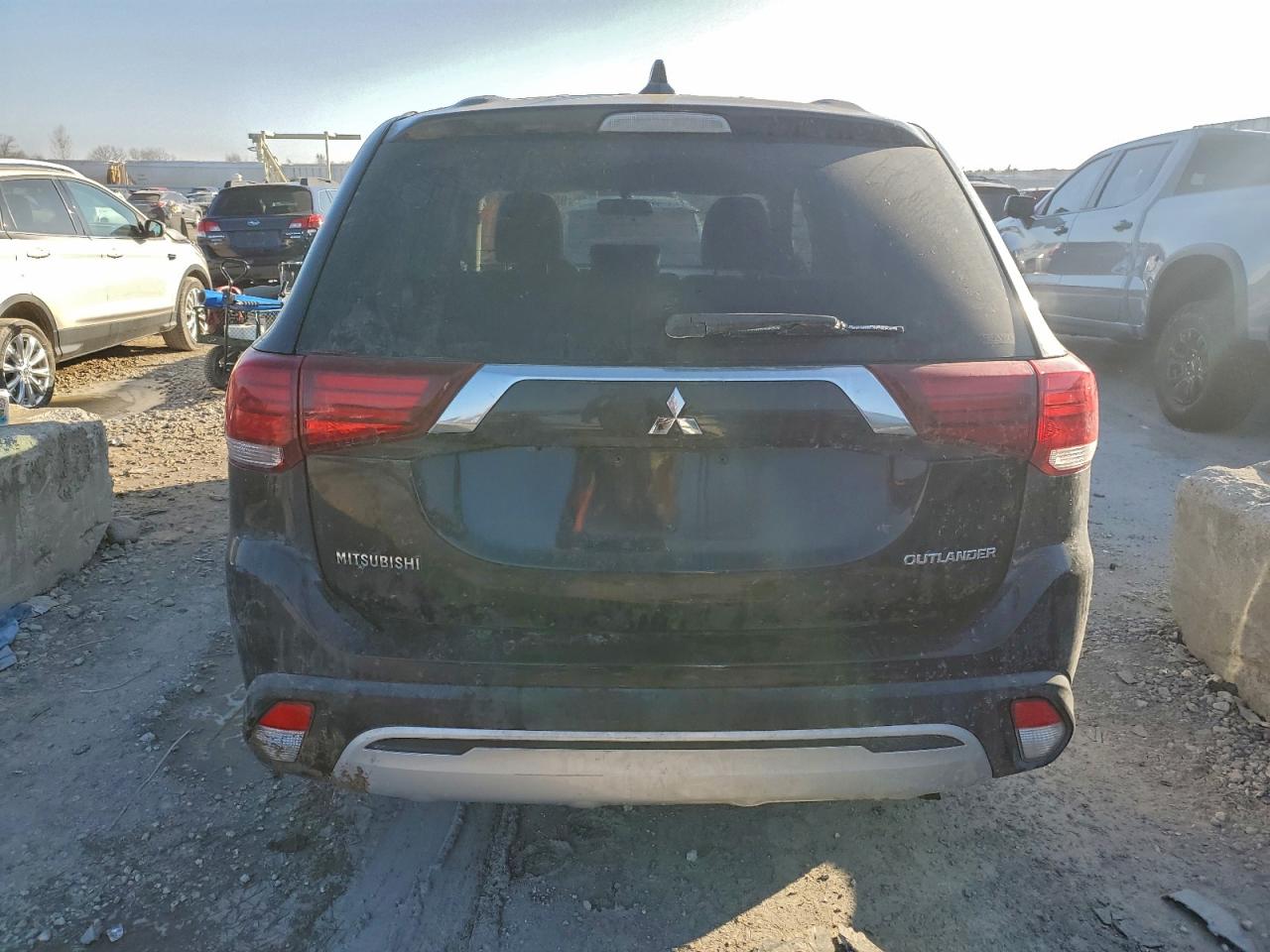 2019 Mitsubishi Outlander VIN JA4AZ3A36KZ044663 COPART salvage auction — Front End, MO - SALVAGE CERTIFICATE OF TITLE, sold $2,100 on 2026-07-07 (photo 6)