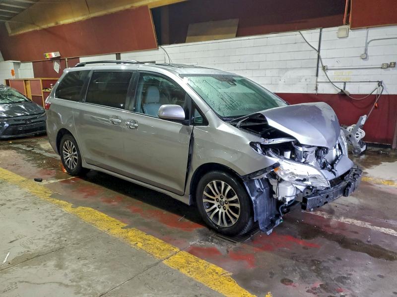 2018 Toyota Sienna VIN 5TDYZ3DC5JS930232 COPART salvage auction — FRONT END, Az - Cert Of Title - Salvage, sold $7,300 on 2026-07-14 (photo 4)