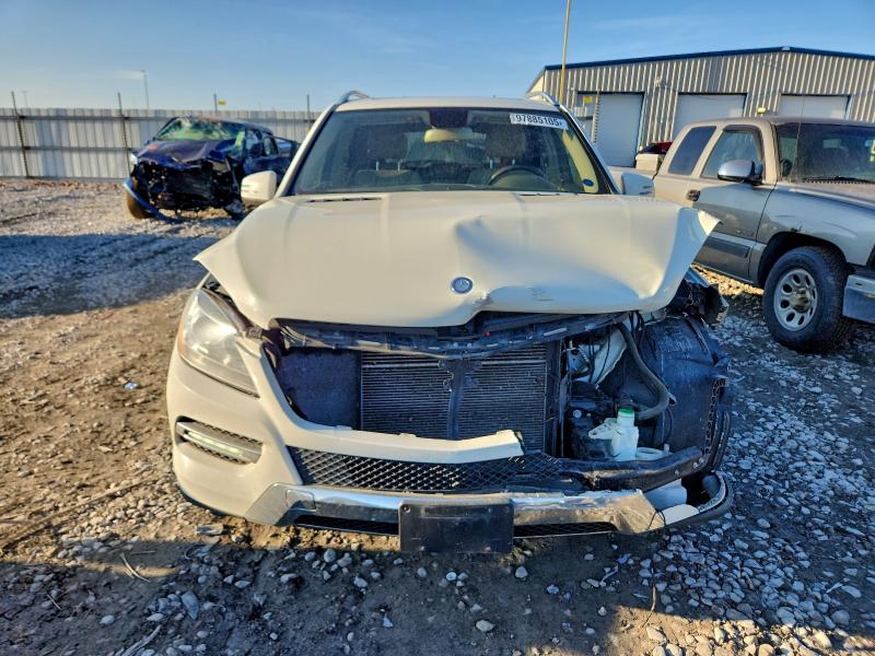 2012 Mercedes-benz Ml-class VIN 4JGDA5HB8CA026826 COPART salvage auction — FRONT END, Il - Salvage Certificate, sold $2,300 on 2026-07-20 (photo 5)