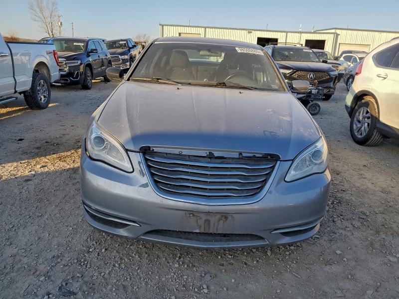 2013 Chrysler 200 VIN 1C3CCBBG7DN527489 COPART salvage auction — REAR END, MO - SALVAGE CERTIFICATE OF TITLE, sold $600 on 2026-09-08 (photo 5)