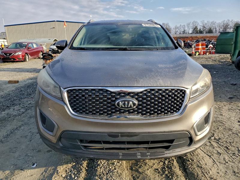2016 Kia Sorento VIN 5XYPG4A36GG068933 COPART salvage auction — SIDE, Nc - Salvage Certificate Of Title, sold $500 on 2026-07-20 (photo 5)
