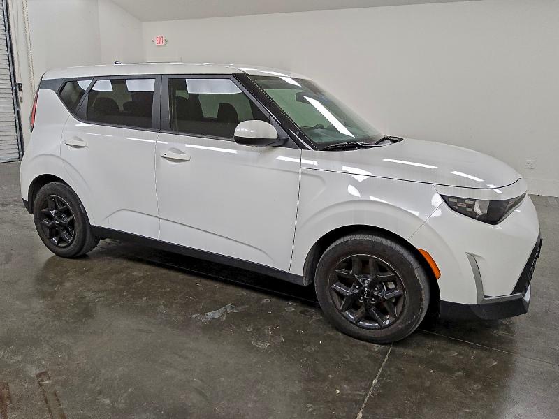 2023 Kia Soul VIN KNDJ23AU5P7885430 COPART salvage auction — MINOR DENT/SCRATCHES, In - Certificate Of Title, sold $11,800 on 2026-07-16 (photo 4)