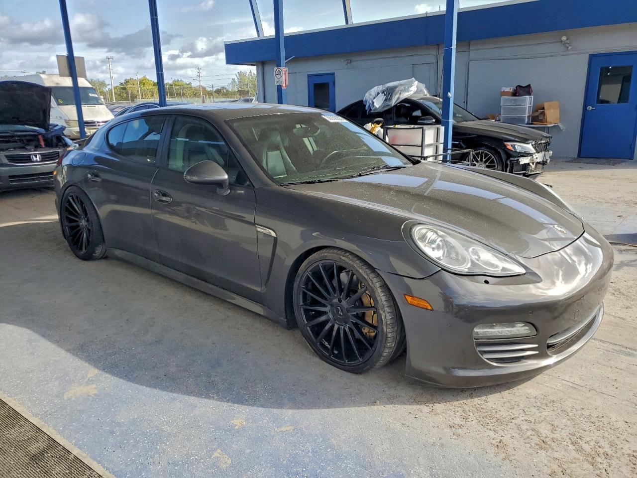 2013 Porsche Panamera VIN WP0AA2A71DL015779 COPART salvage auction — Mechanical, VA - CERTIFICATE OF TITLE (P), sold $2,350 on 2026-01-20 (photo 4)