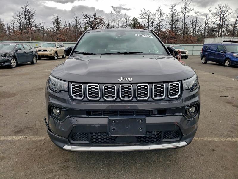 2024 Jeep Compass VIN 3C4NJDCN5RT121575 COPART salvage auction — SIDE, Salvage Title, sold $7,700 on 2026-08-28 (photo 5)