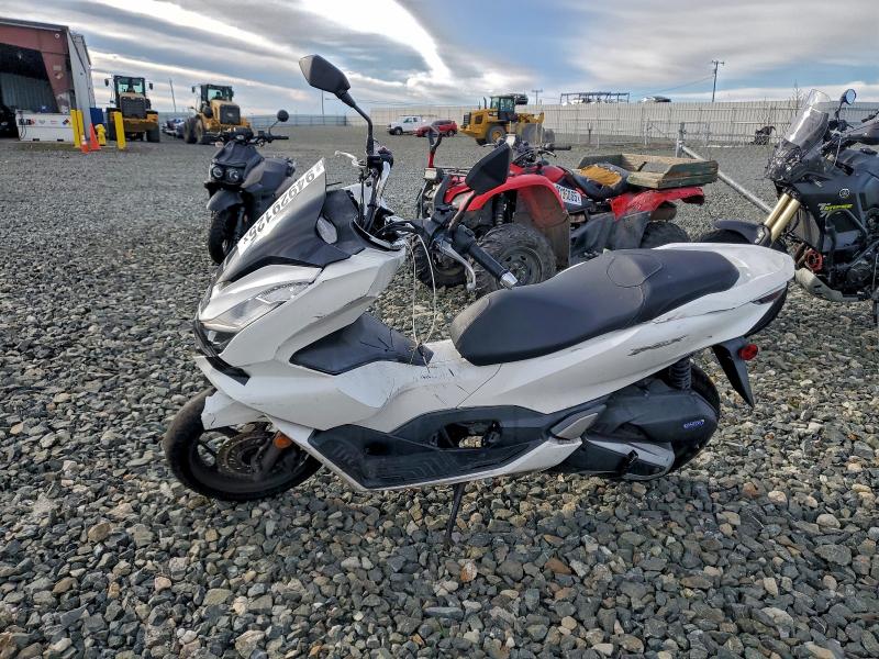 2022 Honda Pcx VIN RLHKF4717NY100490 COPART salvage auction — FRONT END, Ca - Non-Repairable Vehicle Cert, sold $400 on 2026-07-16 (photo 3)