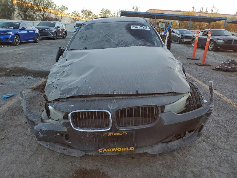 2013 BMW 3er VIN WBA3B1C57DF462706 COPART salvage auction — ROLLOVER, Nv - Salvage Title, sold $575 on 2026-07-16 (photo 5)
