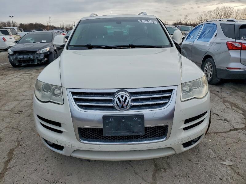 2010 Volkswagen Touareg VIN WVGFK7A93AD002177 COPART salvage auction — SIDE, In - Cert Of Title-Salvage Title, sold $250 on 2026-07-21 (photo 5)