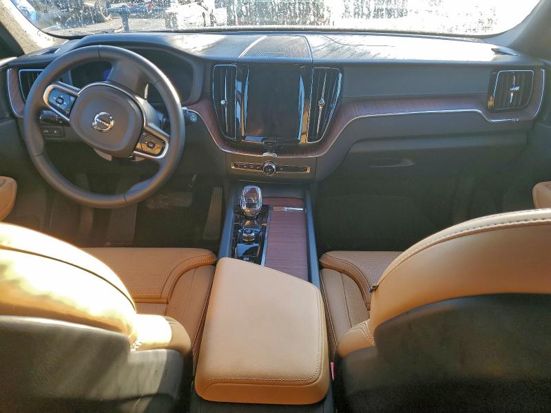 2024 Volvo Xc60 VIN YV4H60DM8R1914841 COPART salvage auction — MINOR DENT/SCRATCHES, Salvage Title, sold $19,300 on 2026-07-29 (photo 8)