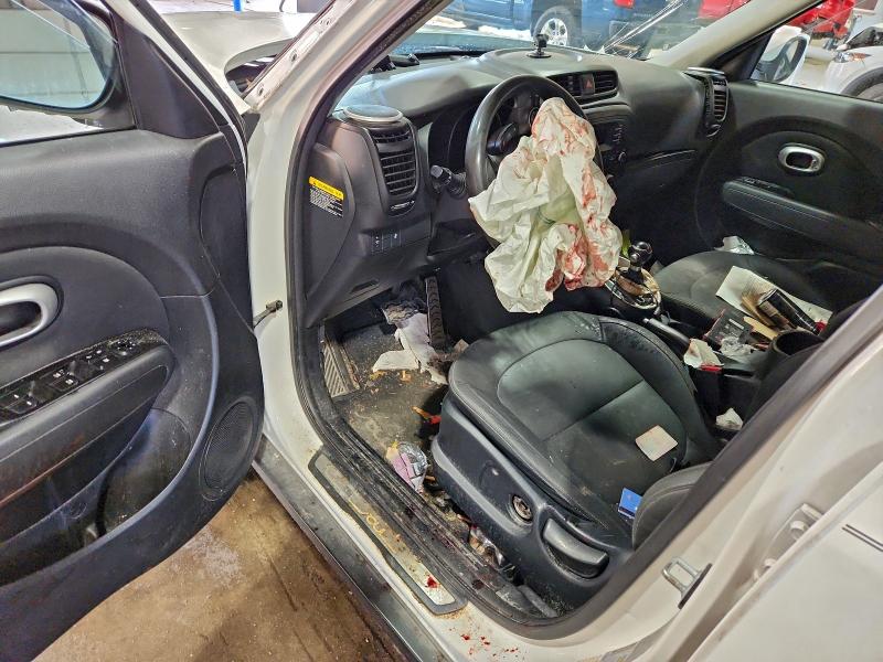 2014 Kia Soul VIN KNDJN2A27E7065900 COPART salvage auction — ALL OVER, Va - Cert Of Title - Salvage, sold $425 on 2026-07-31 (photo 8)