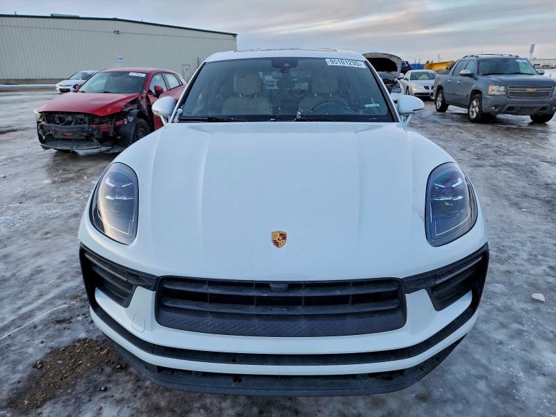 2022 Porsche Macan VIN WP1AA2A50NLB11062 COPART salvage auction — SIDE, Salvage Title, sold $38,000 on 2026-07-14 (photo 5)