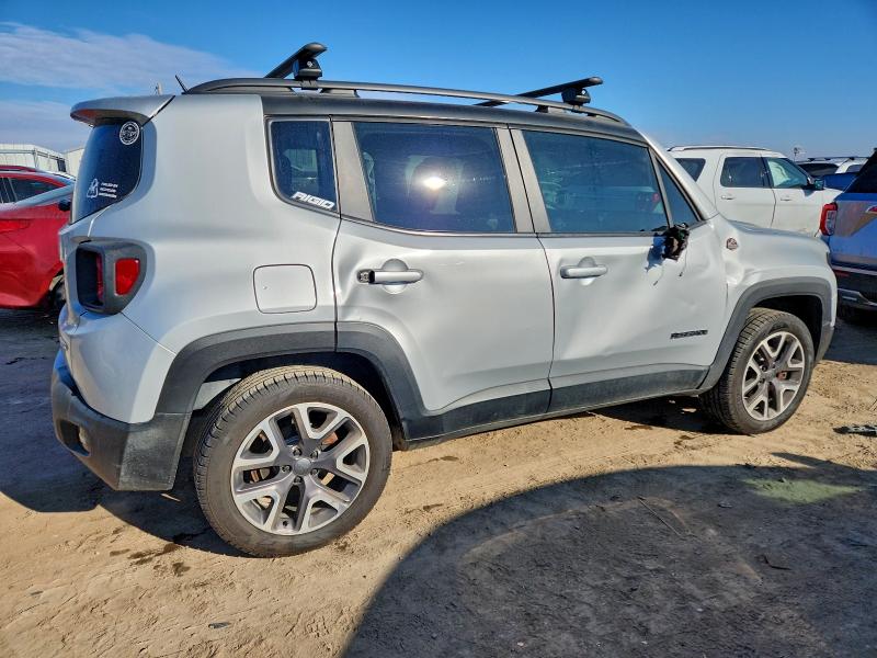 2015 Jeep Renegade VIN ZACCJBBT0FPB31221 COPART salvage auction — SIDE, Other, sold $1,650 on 2026-08-17 (photo 3)