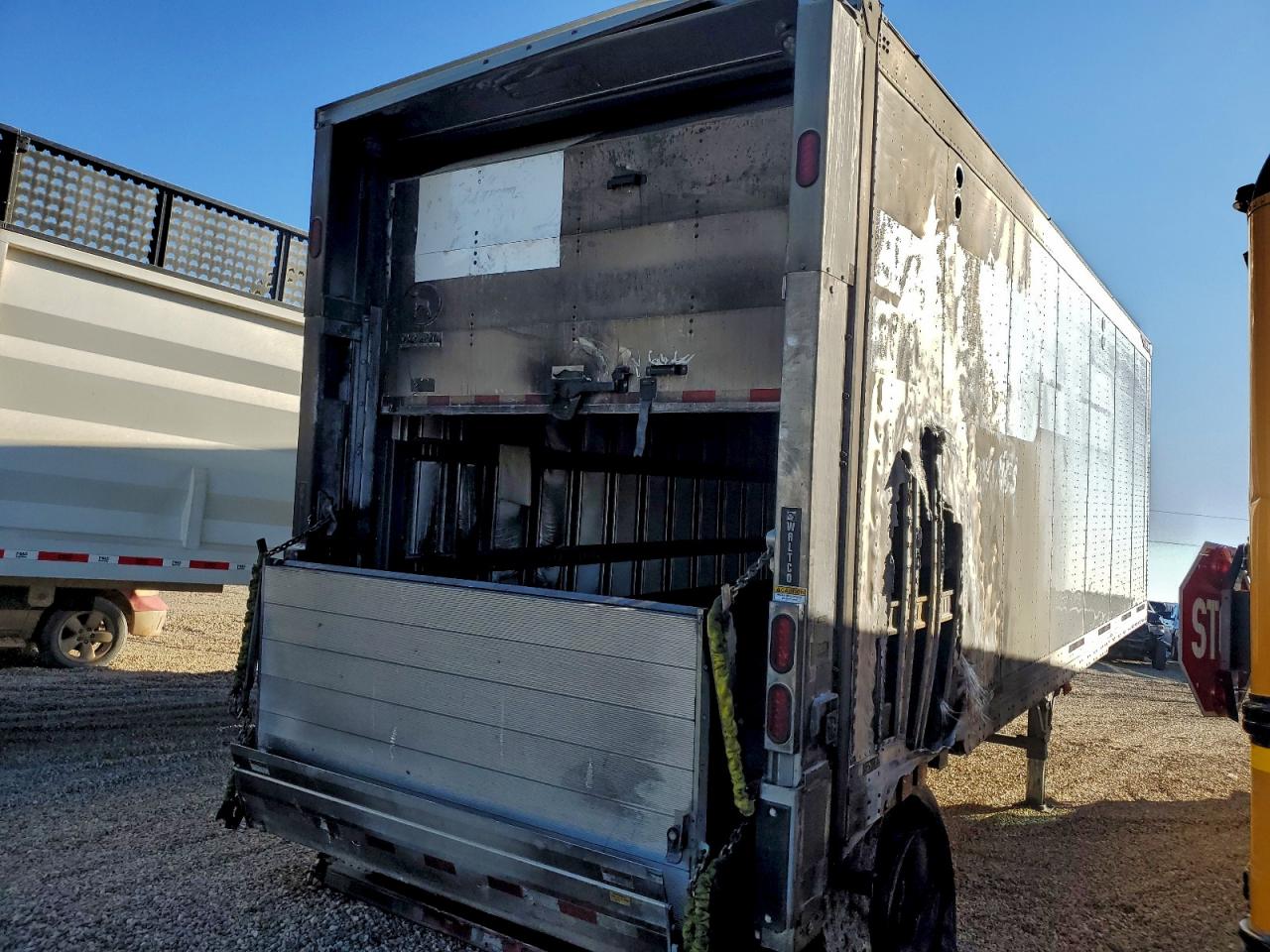 2025 Great dane Unknown VIN 1GR1A5611SK626992 COPART salvage auction — Burn, AZ - CERT OF TITLE - SALVAGE, sold $625 on 2026-09-18 (photo 4)