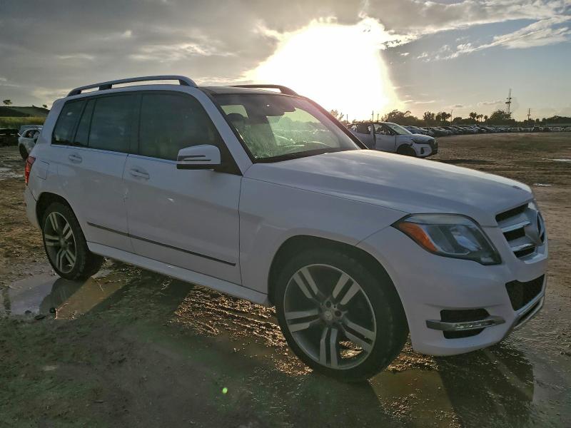 2015 Mercedes-benz Glk-klasse VIN WDCGG5HB6FG415718 COPART salvage auction — REAR END, Fl - Cert Of Title Slvg Rebuildable, sold $6,600 on 2026-07-02 (photo 4)