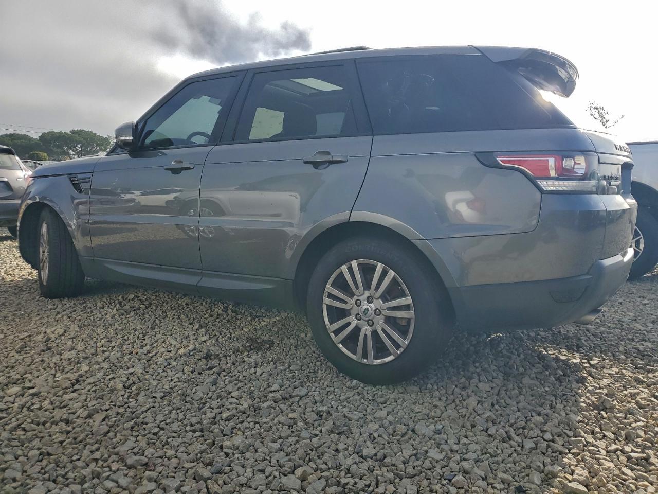 2017 Land Rover Range Rover Sport VIN SALWR2FV1HA669651 COPART salvage auction — Minor Dent/Scratches, CA - DIS/DLR/EXP ONLY CLEAN TITLE, sold $1,550 on 2026-07-03 (photo 2)