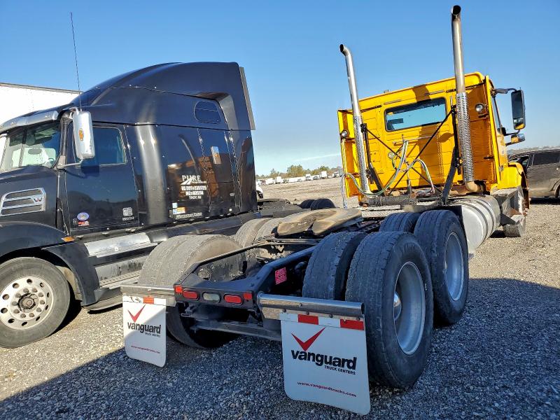 2016 Volvo Vnl VIN 4V4NC9EH5GN944040 COPART salvage auction — SIDE, TX - CERTIFICATE OF TITLE, sold $5,400 on 2026-07-09 (photo 4)